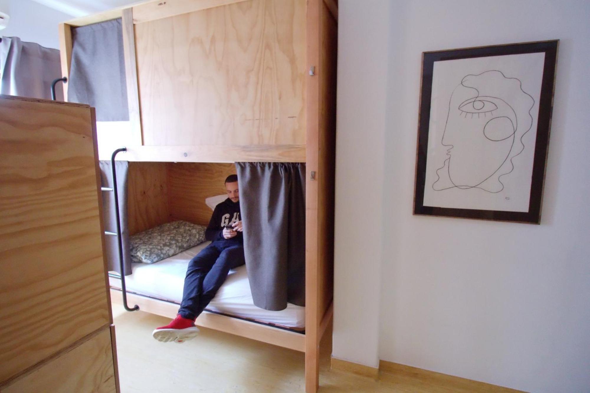 Wot Lisbon Nomad Hostel Екстериор снимка