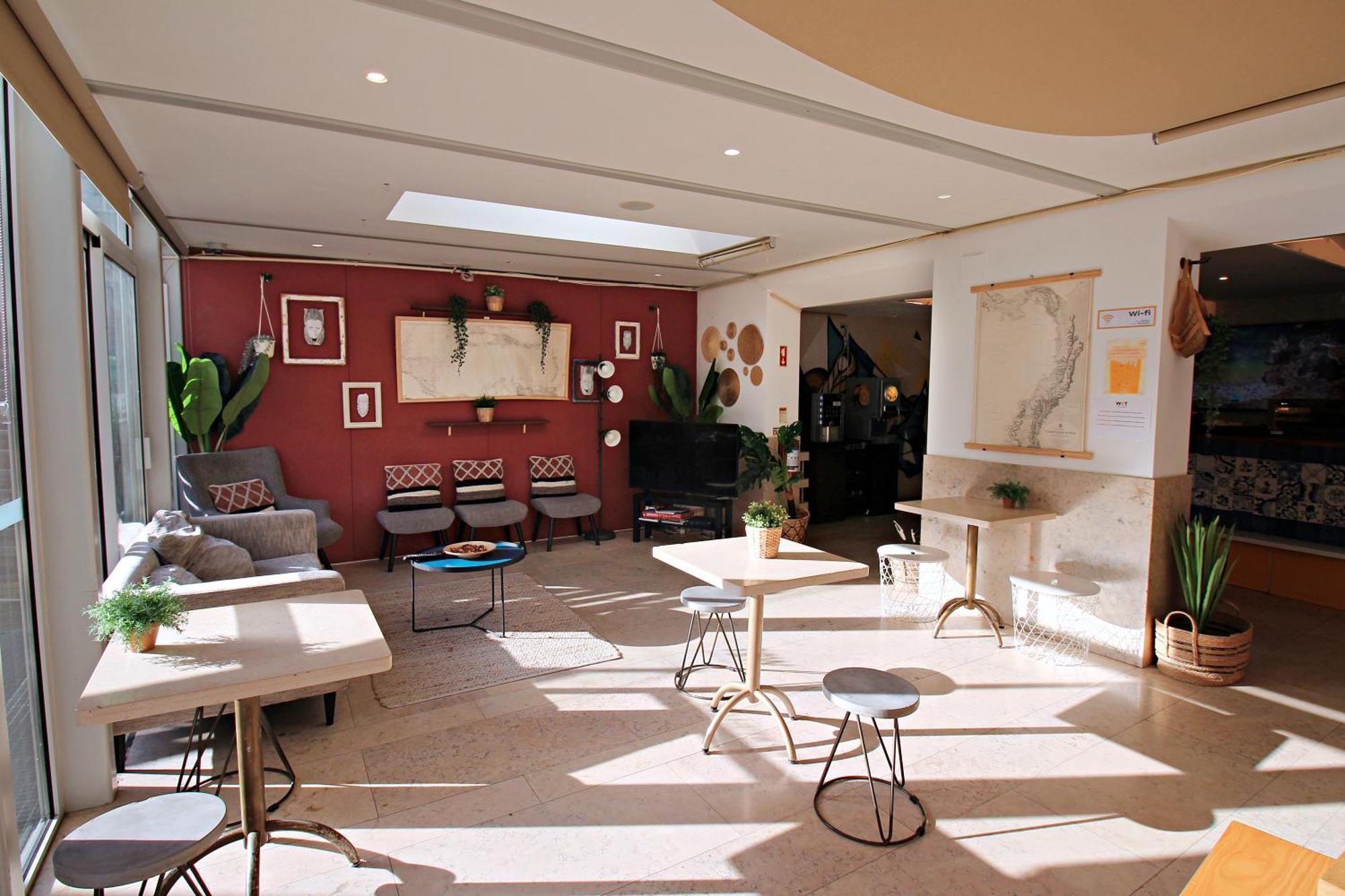 Wot Lisbon Nomad Hostel Екстериор снимка